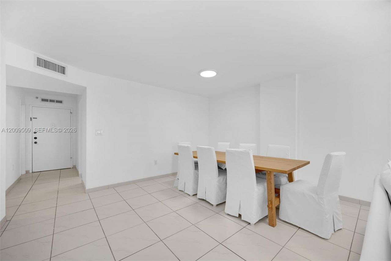 2780 NE 183rd St, Unit 115, Aventura, FL 33160 Photo