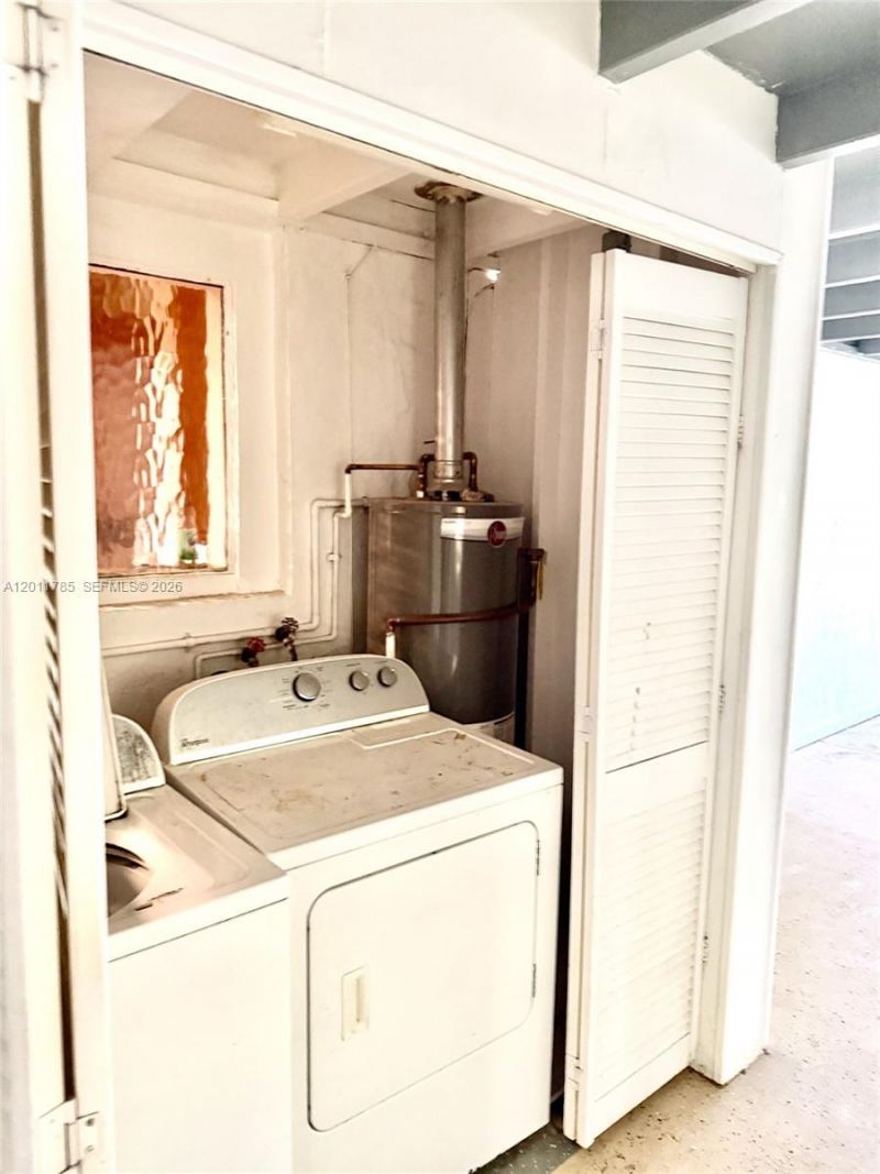 1024 Tyler St , Hollywood, FL 33019 Photo