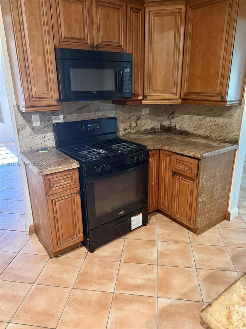 1024 Tyler St , Hollywood, FL 33019 Photo