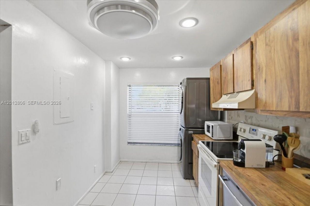 1270 NW 99th Ave , Unit 60, Pembroke Pines, FL 33024 Photo