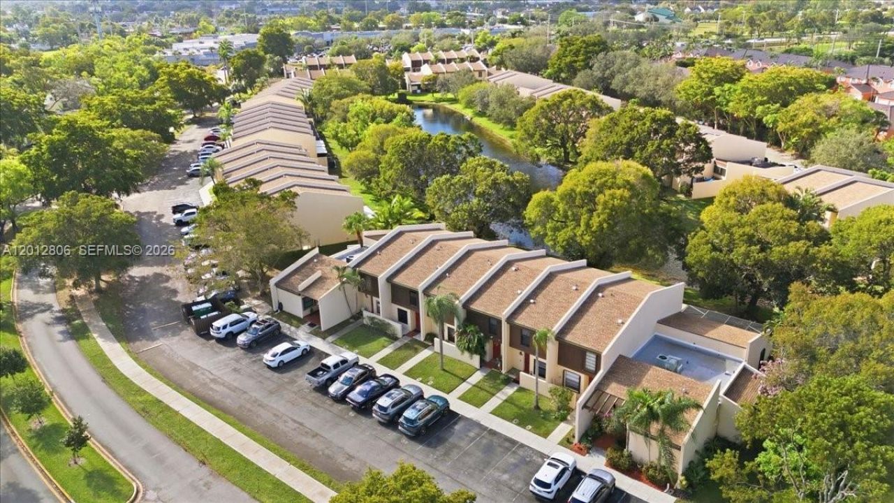 1270 NW 99th Ave , Unit 60, Pembroke Pines, FL 33024 Photo