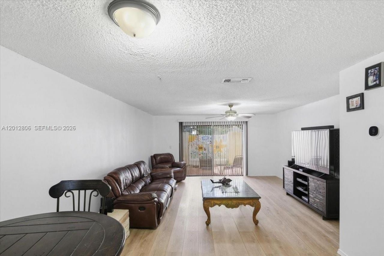 1270 NW 99th Ave , Unit 60, Pembroke Pines, FL 33024 Photo