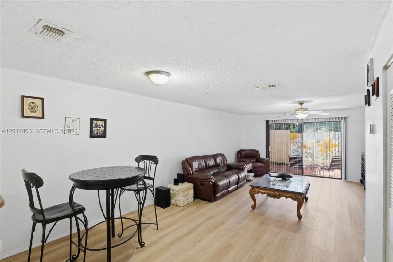 1270 NW 99th Ave , Unit 60, Pembroke Pines, FL 33024 Photo