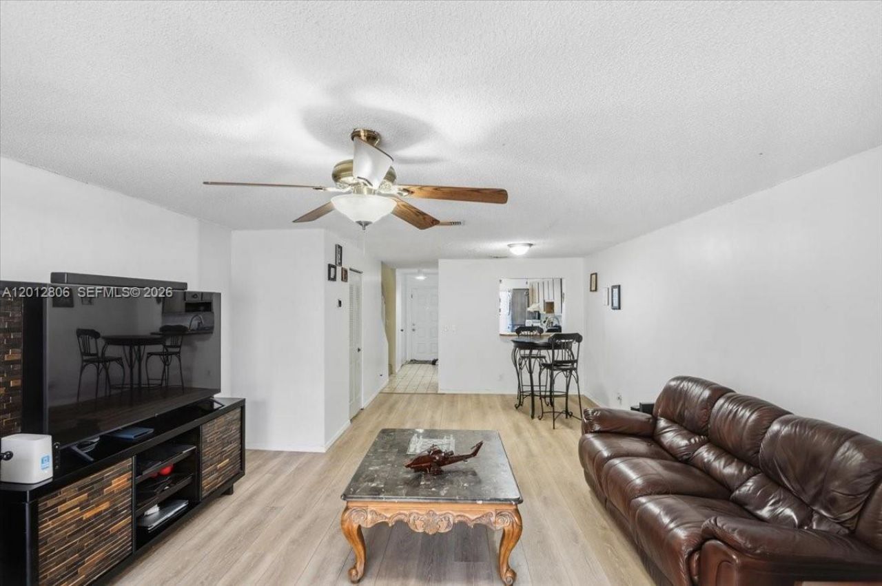 1270 NW 99th Ave , Unit 60, Pembroke Pines, FL 33024 Photo