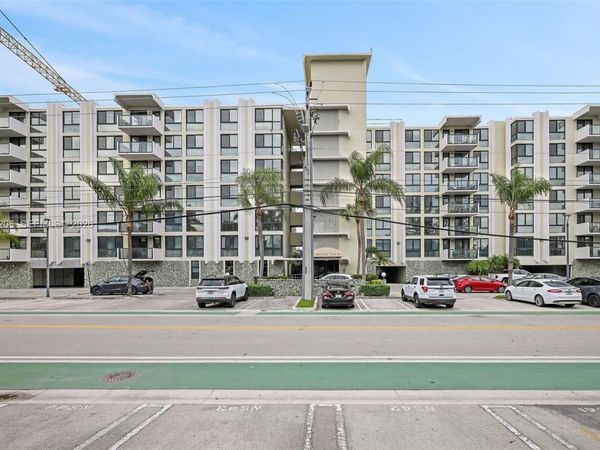 9800 W Bay Harbor Dr , Unit 406, Bay Harbor Islands, FL 33154
