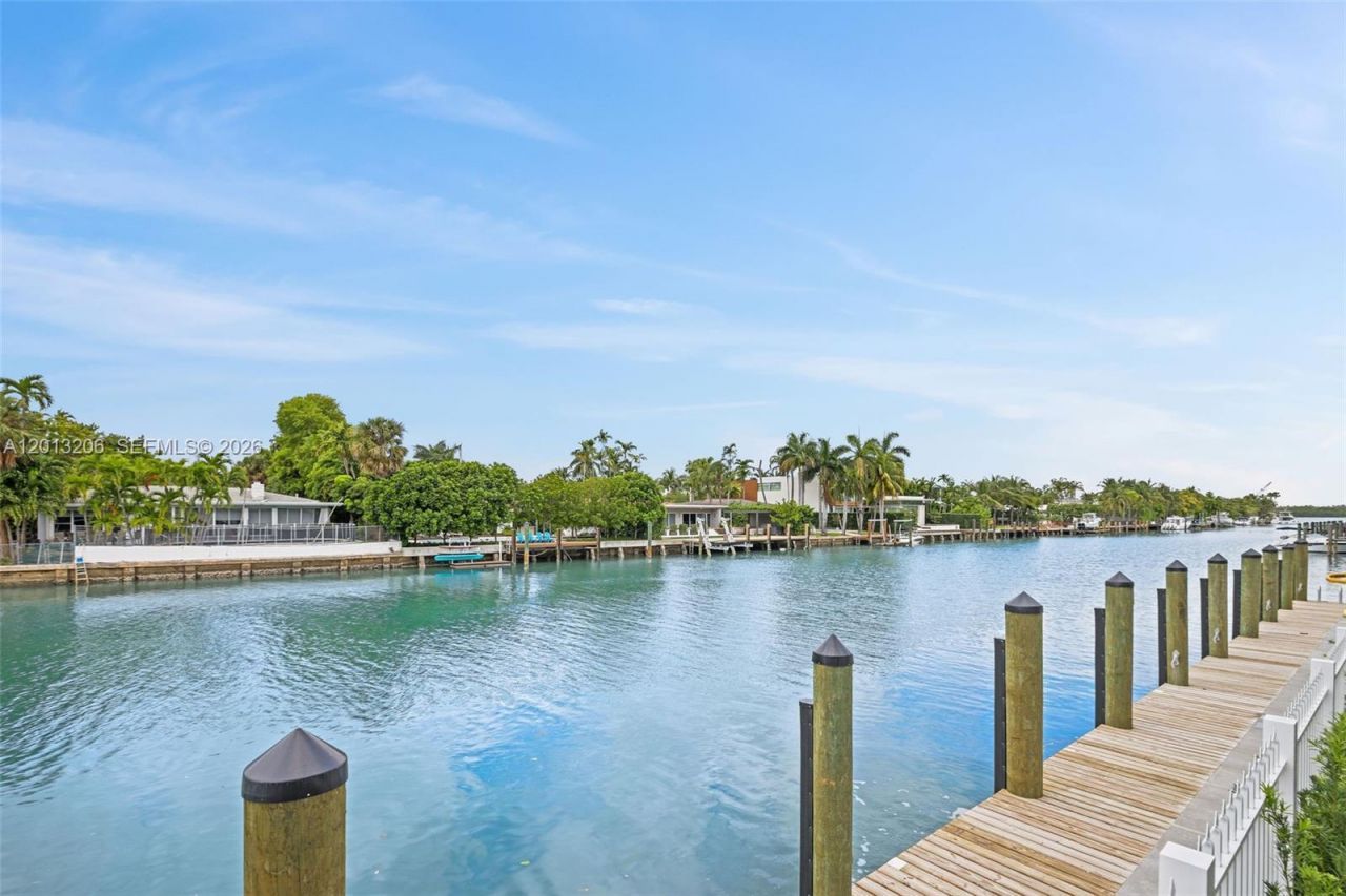 9800 W Bay Harbor Dr , Unit 406, Bay Harbor Islands, FL 33154 Photo