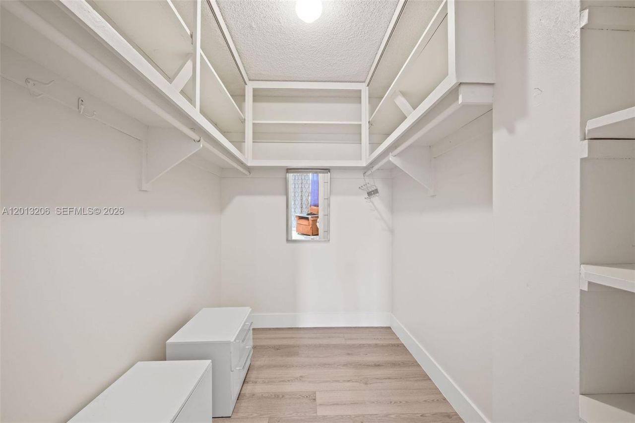 9800 W Bay Harbor Dr , Unit 406, Bay Harbor Islands, FL 33154 Photo