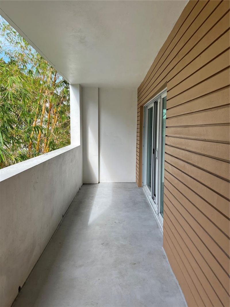 2740 SW 28th Ter , Unit 308, Miami, FL 33133 Photo