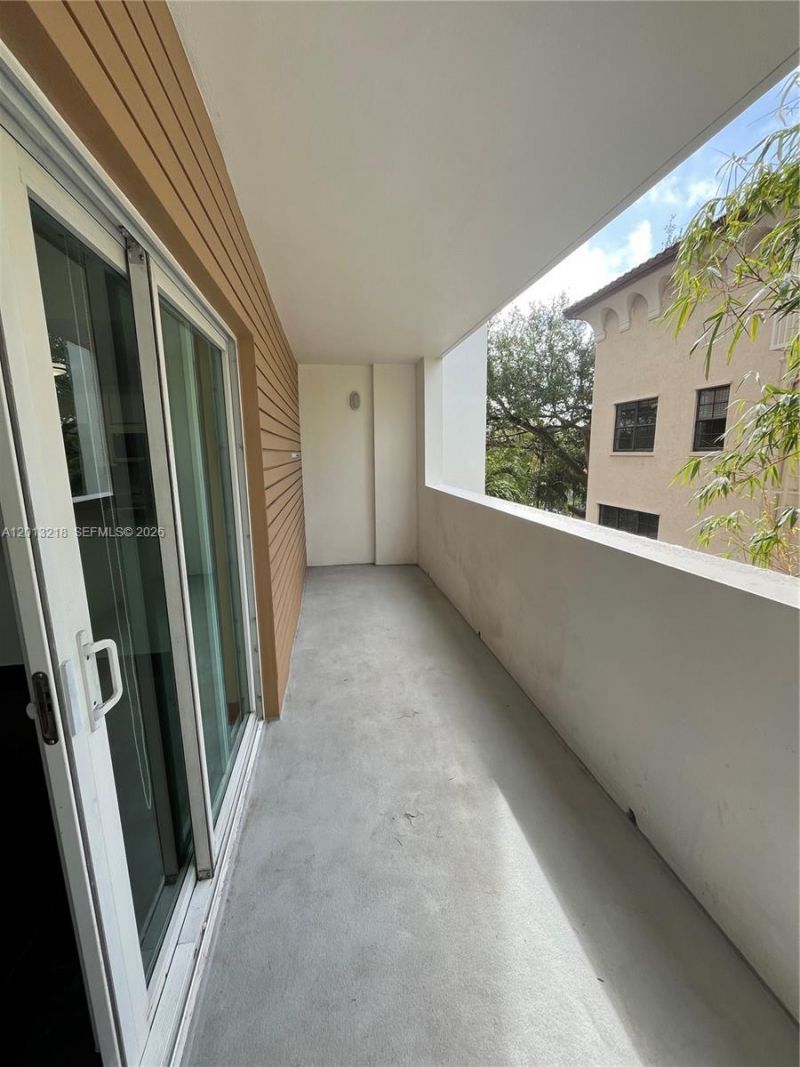 2740 SW 28th Ter , Unit 308, Miami, FL 33133 Photo