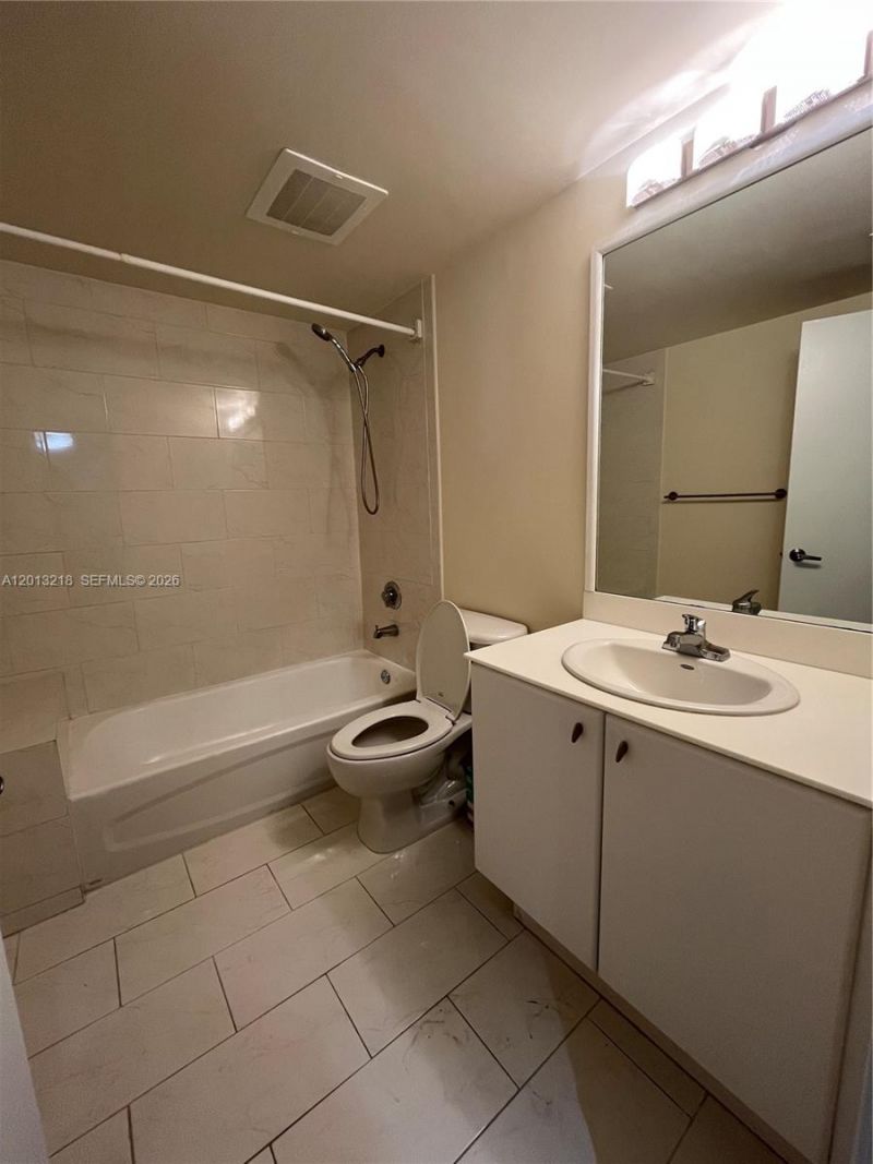 2740 SW 28th Ter , Unit 308, Miami, FL 33133 Photo