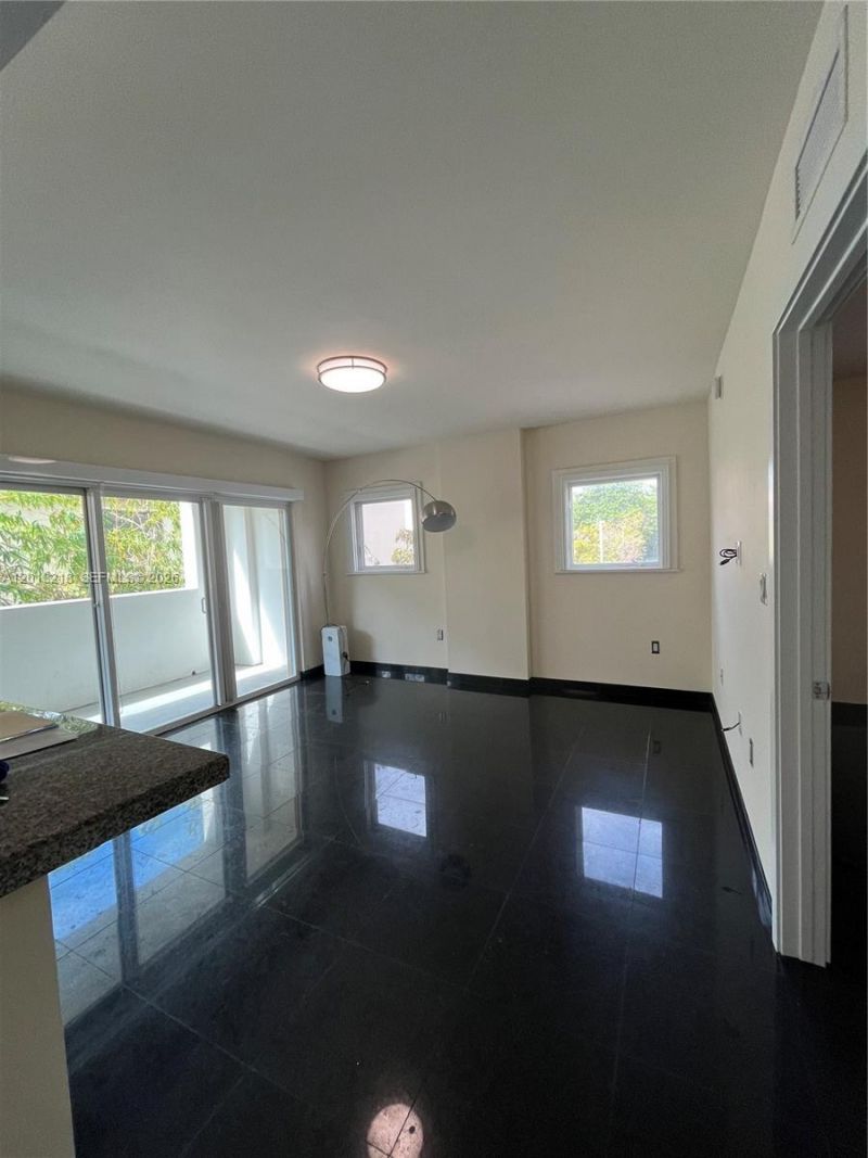 2740 SW 28th Ter , Unit 308, Miami, FL 33133 Photo