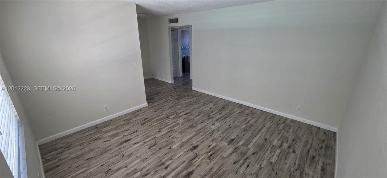 30 SE 4th Ave , Unit 115, Hallandale Beach, FL 33009 Photo
