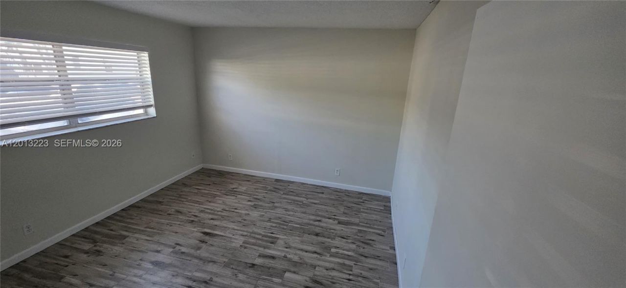 30 SE 4th Ave , Unit 115, Hallandale Beach, FL 33009 Photo