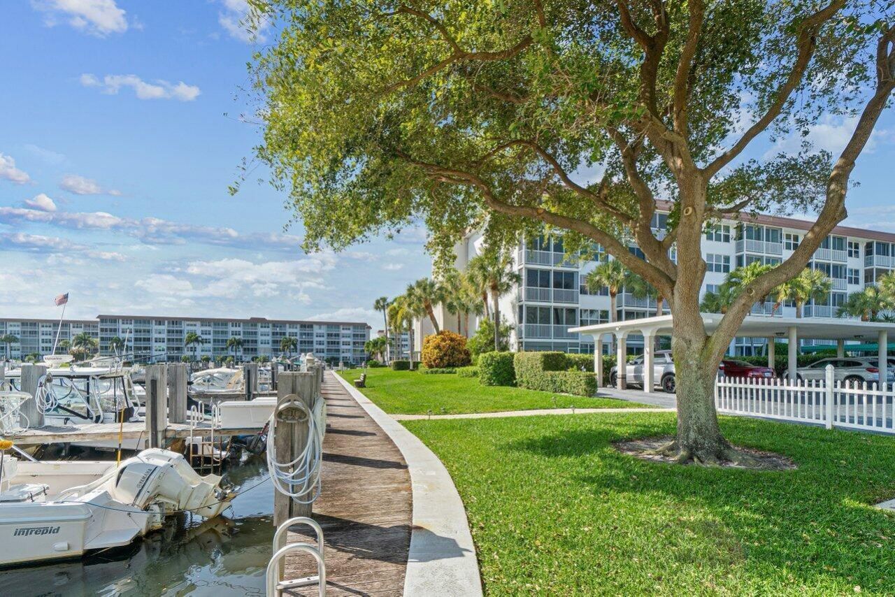 930 Dogwood Drive, Unit 556, Delray Beach, FL 33483 Photo