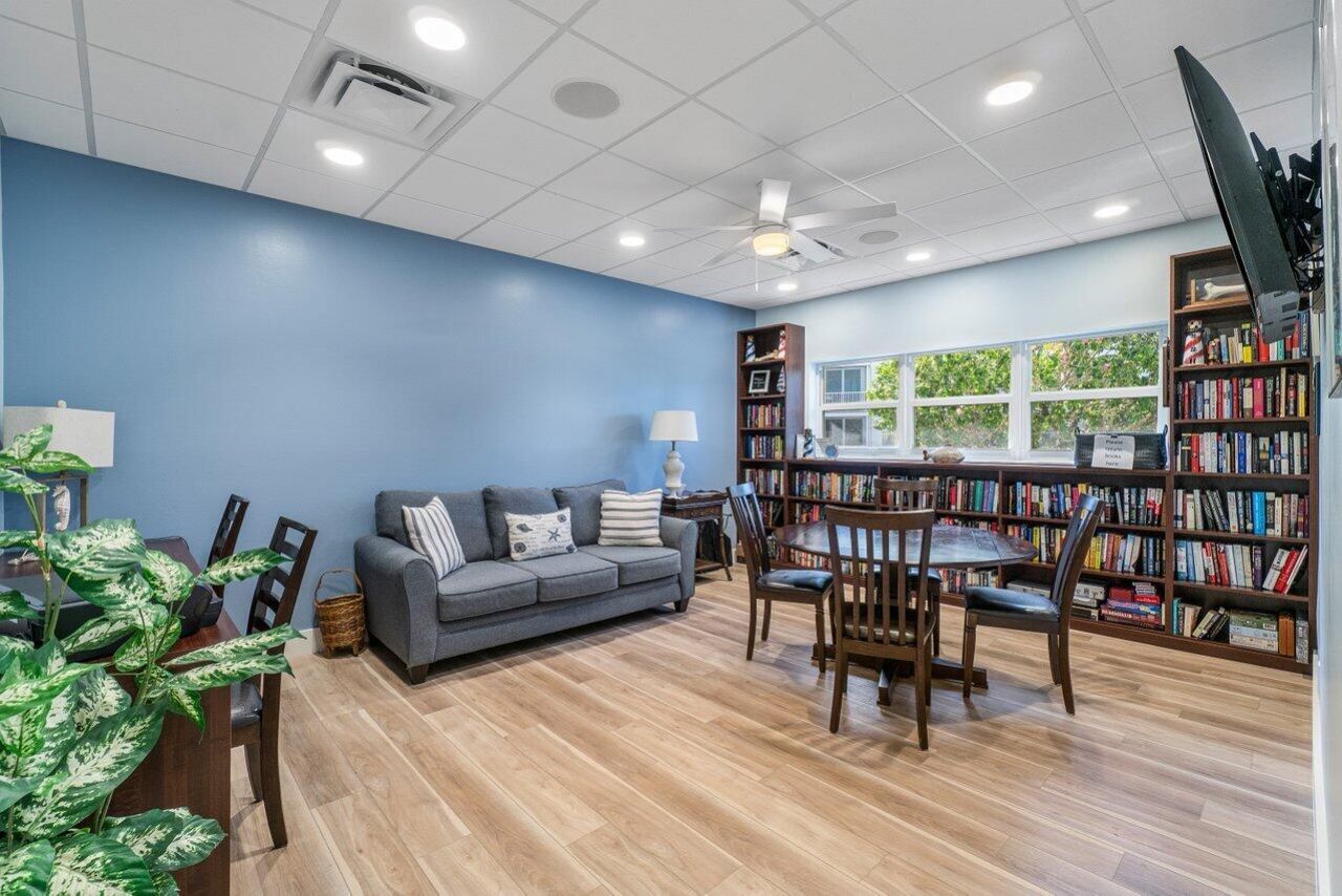 930 Dogwood Drive, Unit 556, Delray Beach, FL 33483 Photo