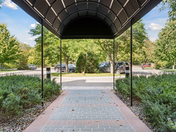 14501 Atrium Way, Unit 225, Minnetonka, MN 55345