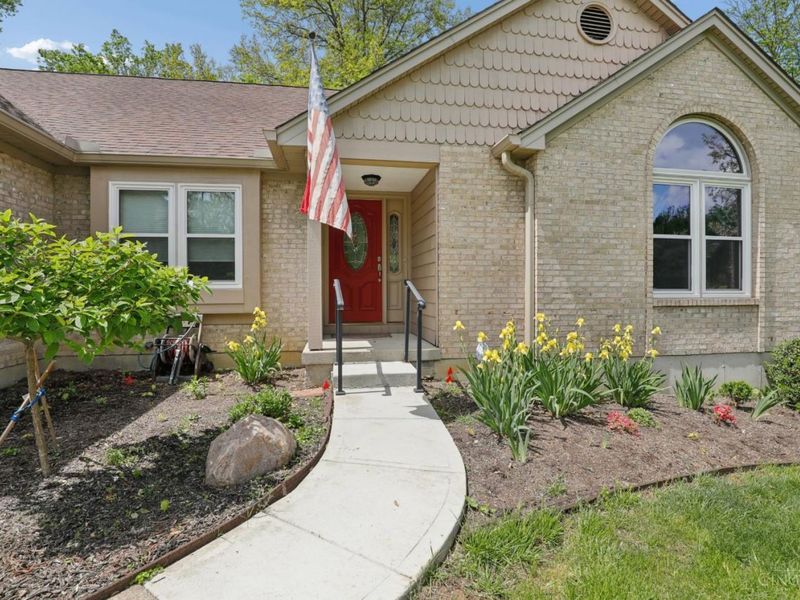 6242 Davon Court, Miami Twp, OH 45140 Photo 2