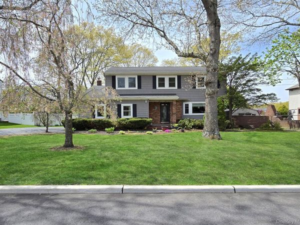 42 Morris Avenue , Farmingville, NY 11738
