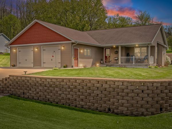 W3847 Harvey Ln, Farmington, WI 54644