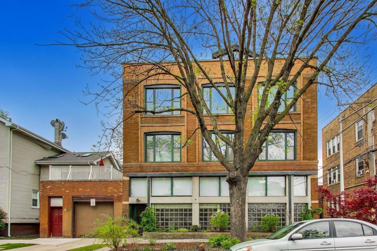 1757 W Sunnyside Avenue, Unit D, Chicago, IL 60640 Main Photo