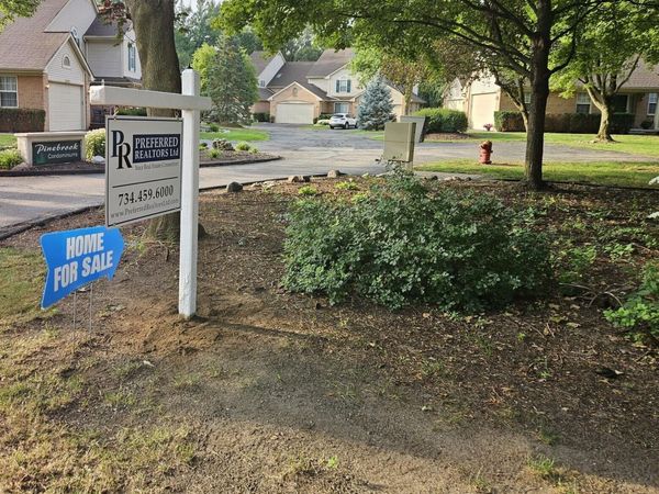 33377 Norfolk Street, Unit 3, Livonia, MI 48152