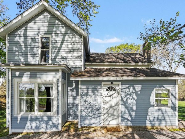 711 N Burr Oak Road, Colon, MI 49040