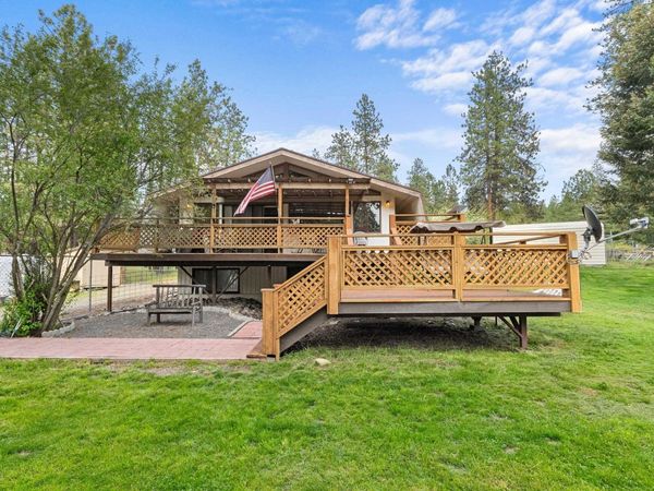 1367 Kettle Park Rd, Kettle Falls, WA 99141