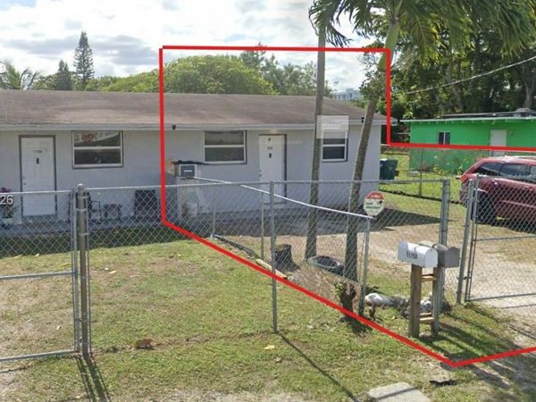 11752 SW 212th St , Miami, FL 33177