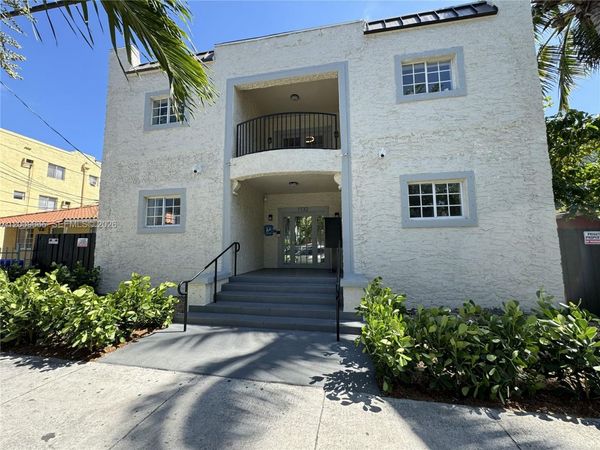1132 NW 3rd St , Miami, FL 33128