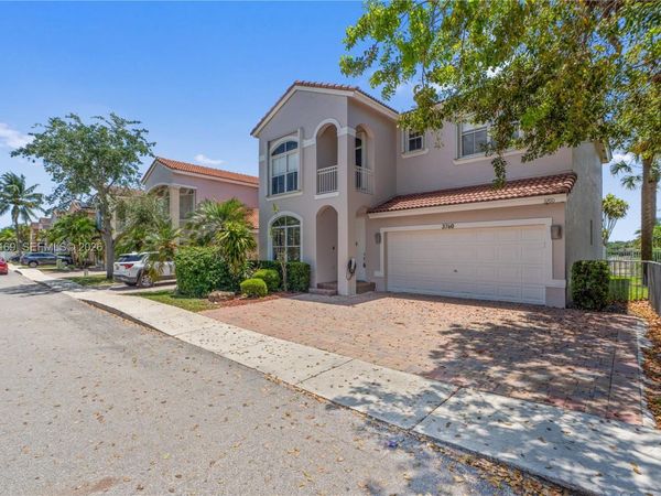 3760 SW 51st St , Hollywood, FL 33312