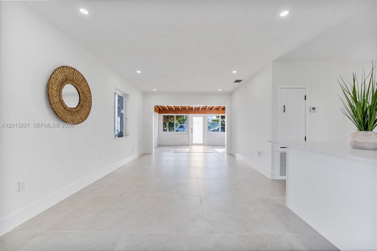 1044 NE 4th Ave, Homestead, FL 33030 Photo