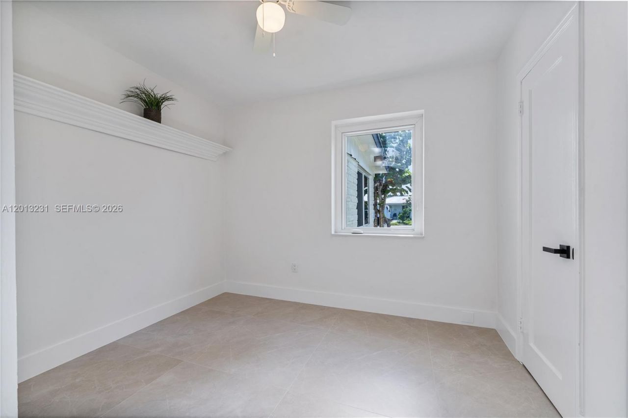 1044 NE 4th Ave, Homestead, FL 33030 Photo