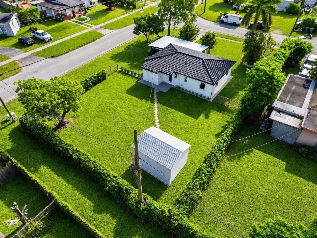 1044 NE 4th Ave, Homestead, FL 33030 Photo