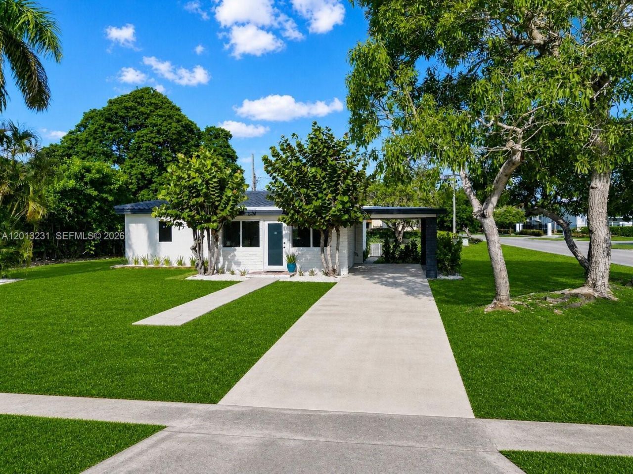 1044 NE 4th Ave, Homestead, FL 33030 Photo