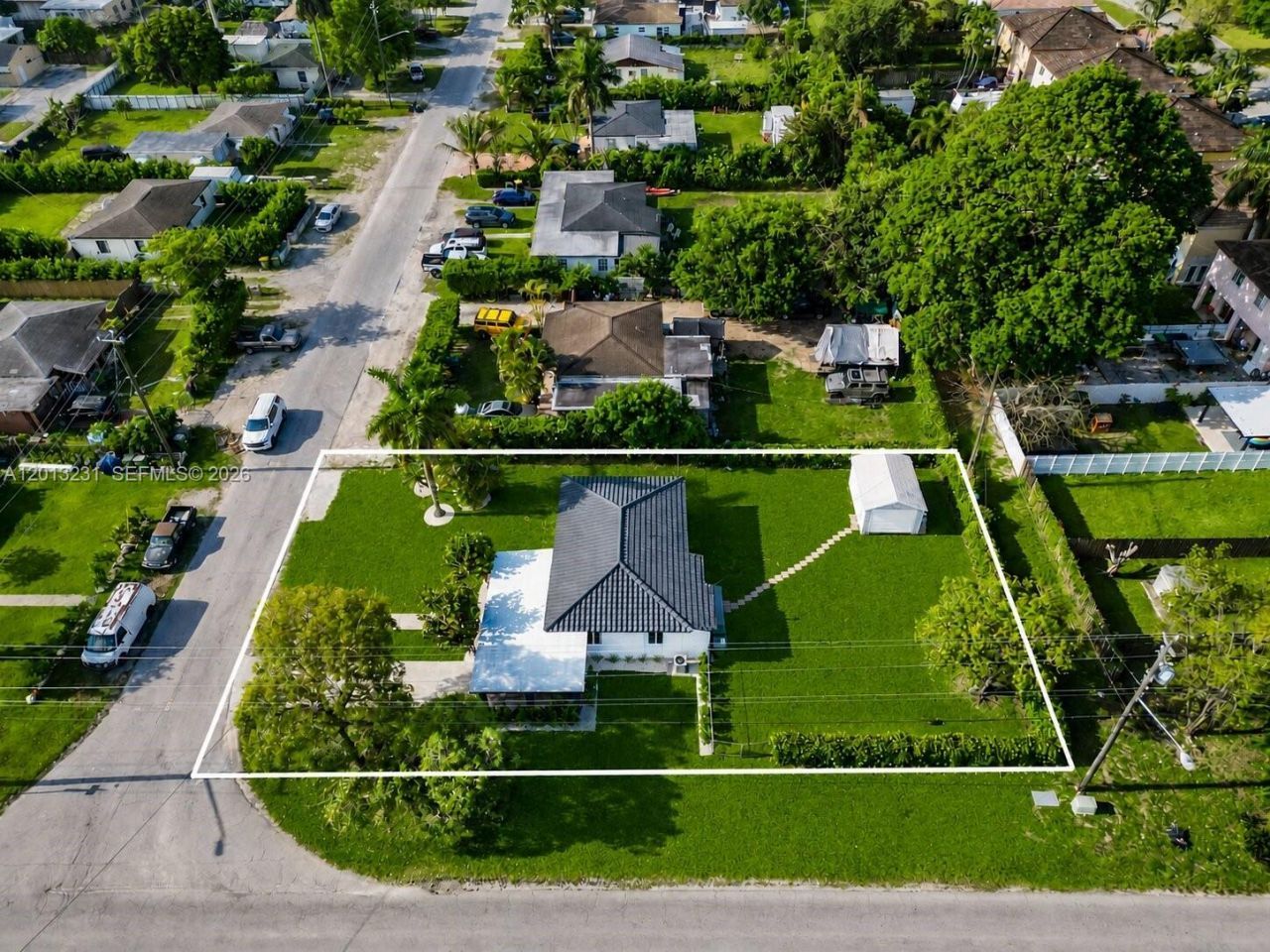 1044 NE 4th Ave, Homestead, FL 33030 Photo