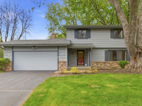 513 Laredo Lane, Chanhassen, MN 55317