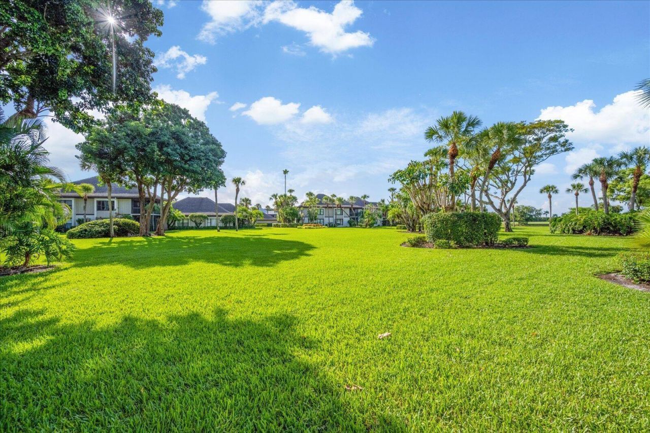 13307 Polo Club Road, Unit C106, Wellington, FL 33414 Photo
