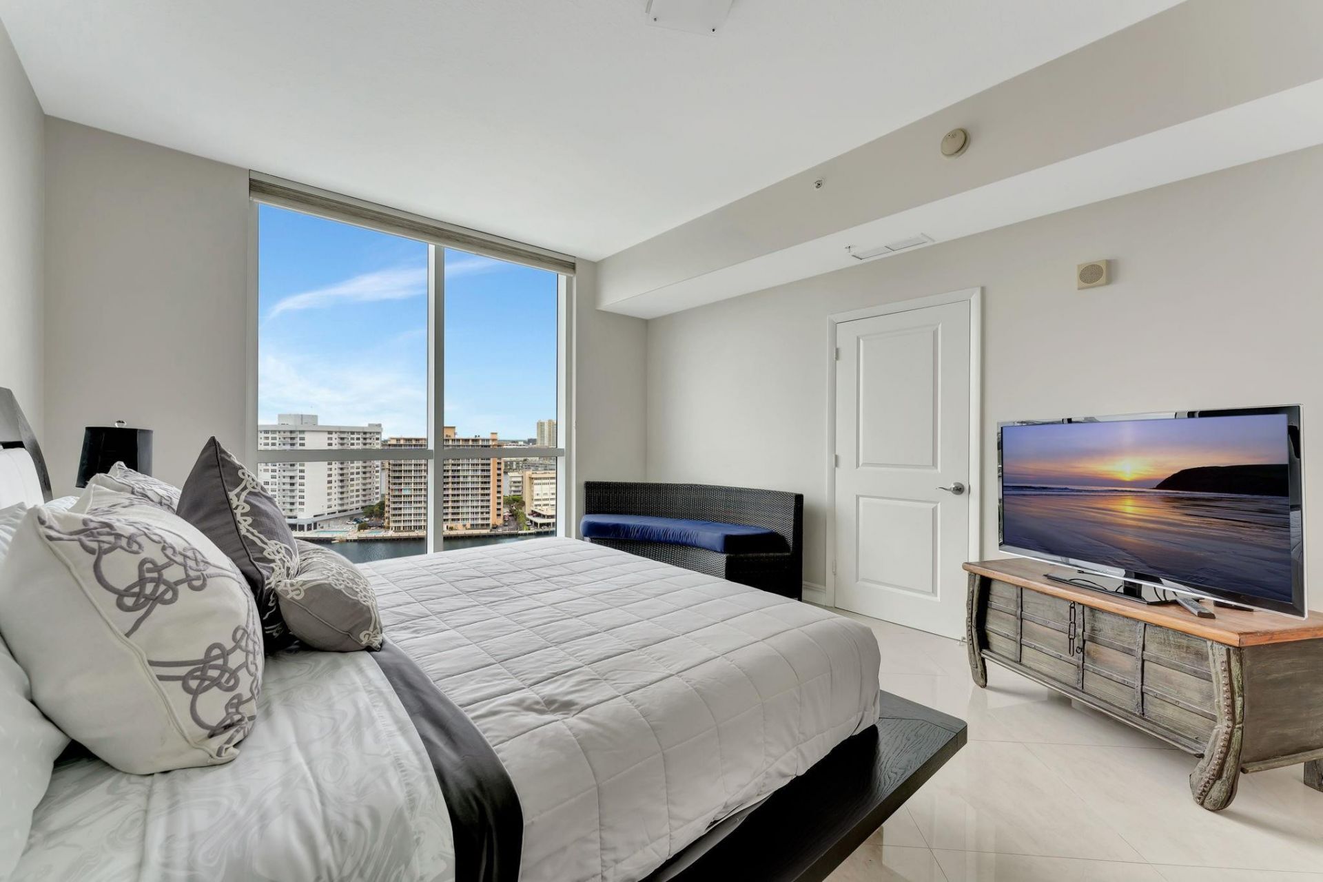 1945 S Ocean Drive, Unit 1408, Hallandale Beach, FL 33009 Photo