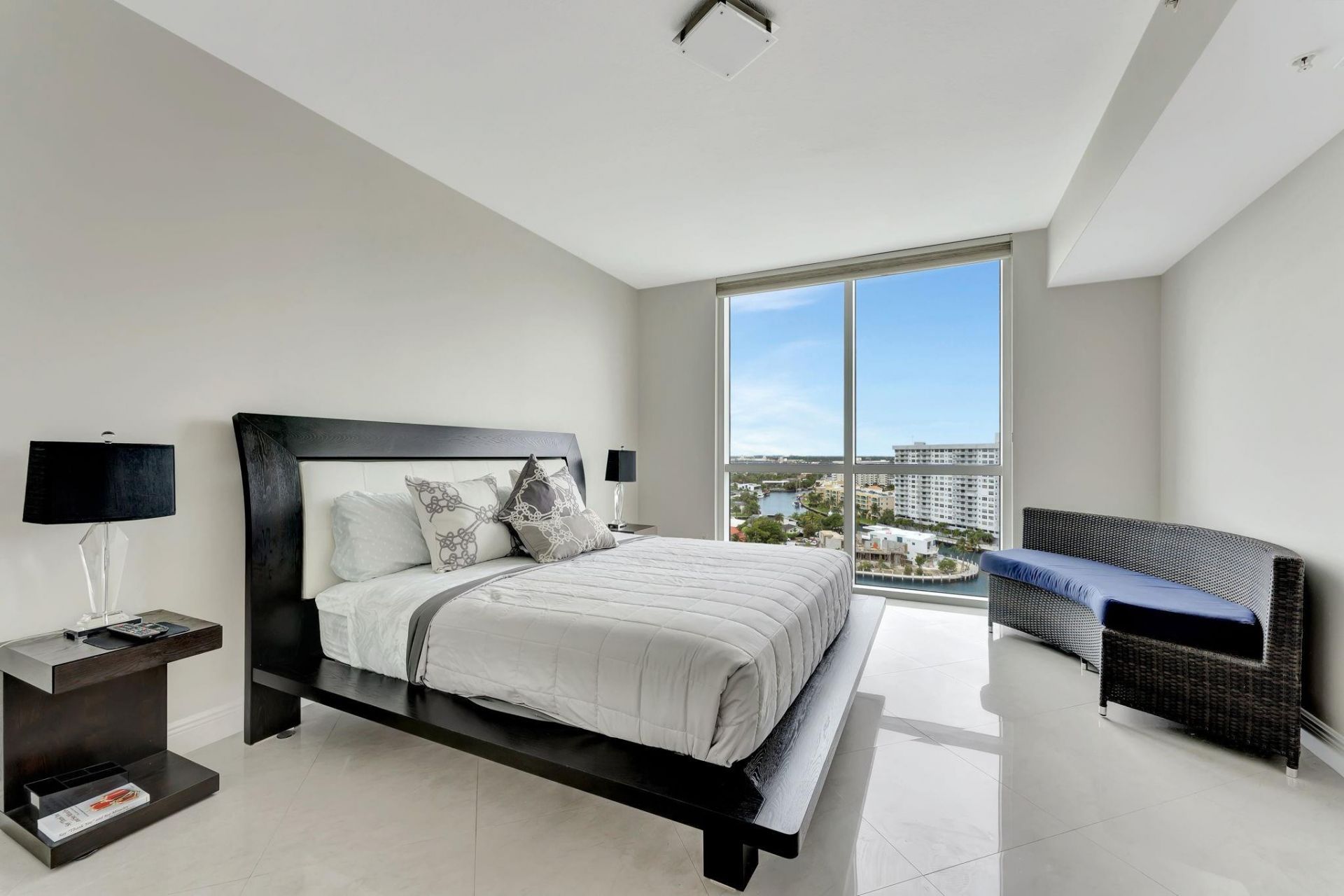 1945 S Ocean Drive, Unit 1408, Hallandale Beach, FL 33009 Photo