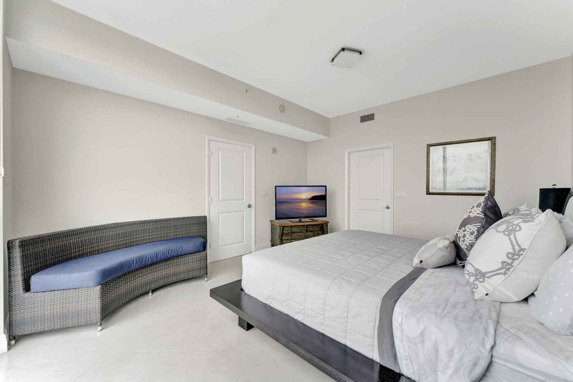 1945 S Ocean Drive, Unit 1408, Hallandale Beach, FL 33009 Photo