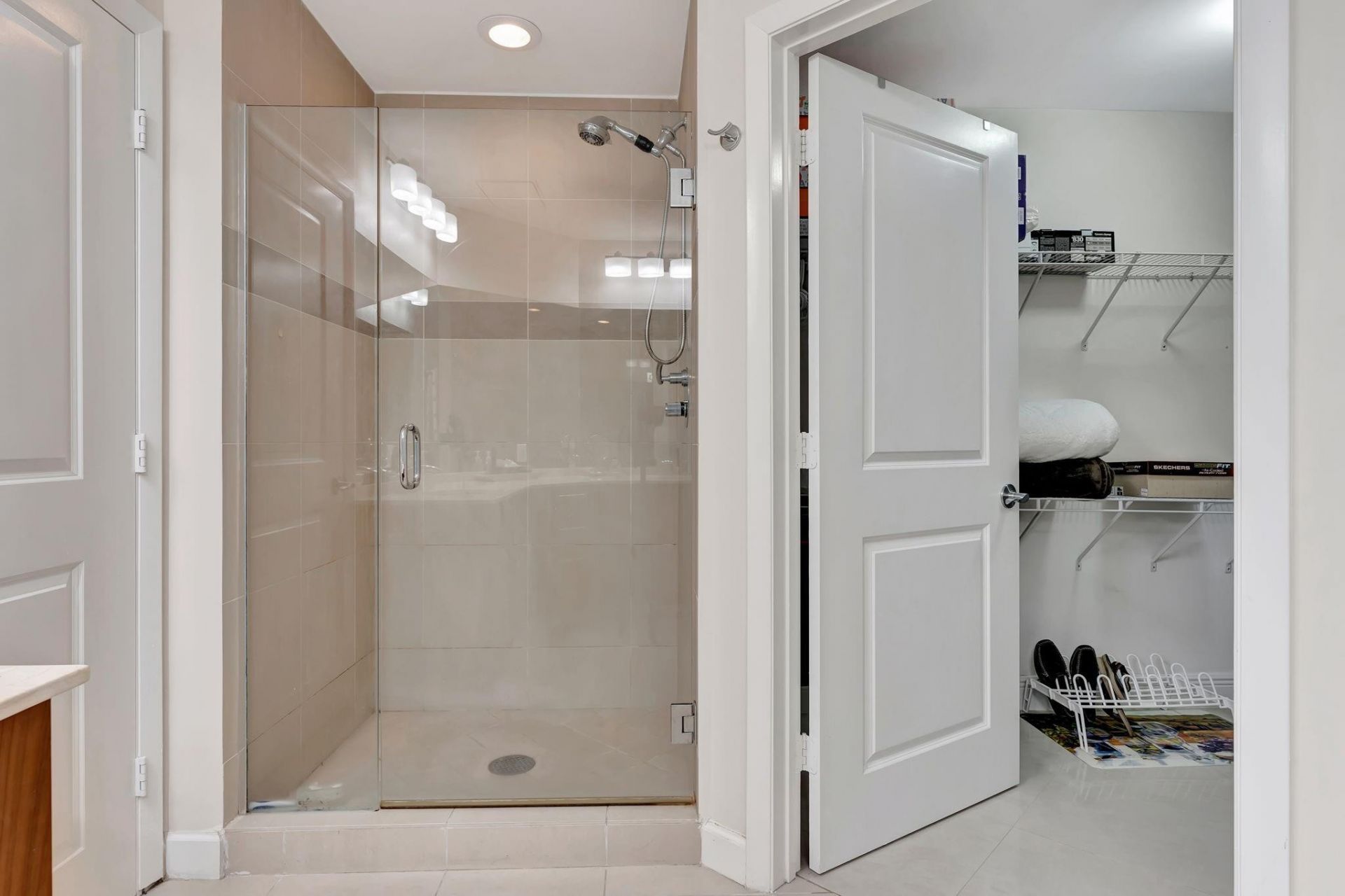 1945 S Ocean Drive, Unit 1408, Hallandale Beach, FL 33009 Photo