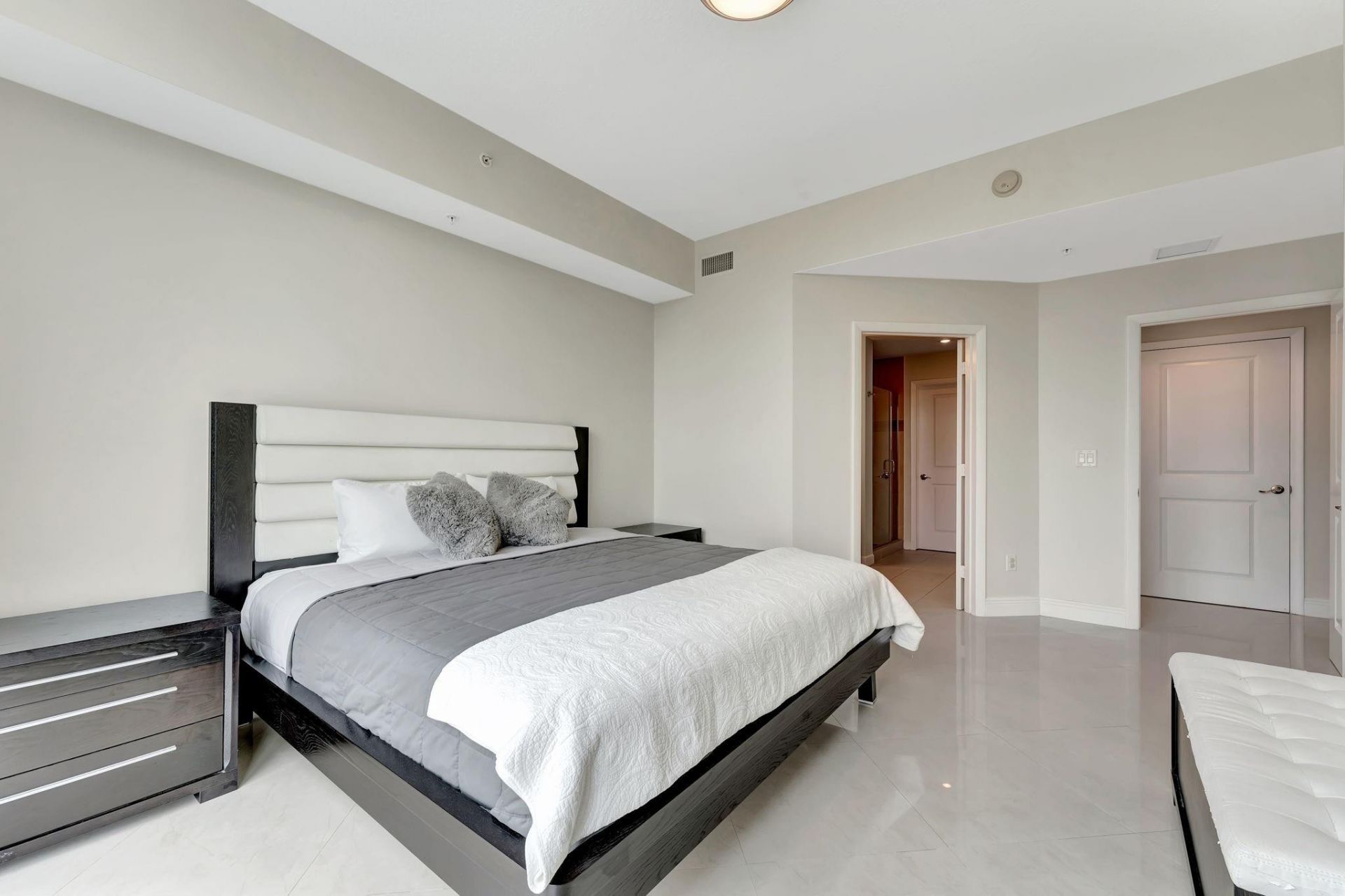 1945 S Ocean Drive, Unit 1408, Hallandale Beach, FL 33009 Photo