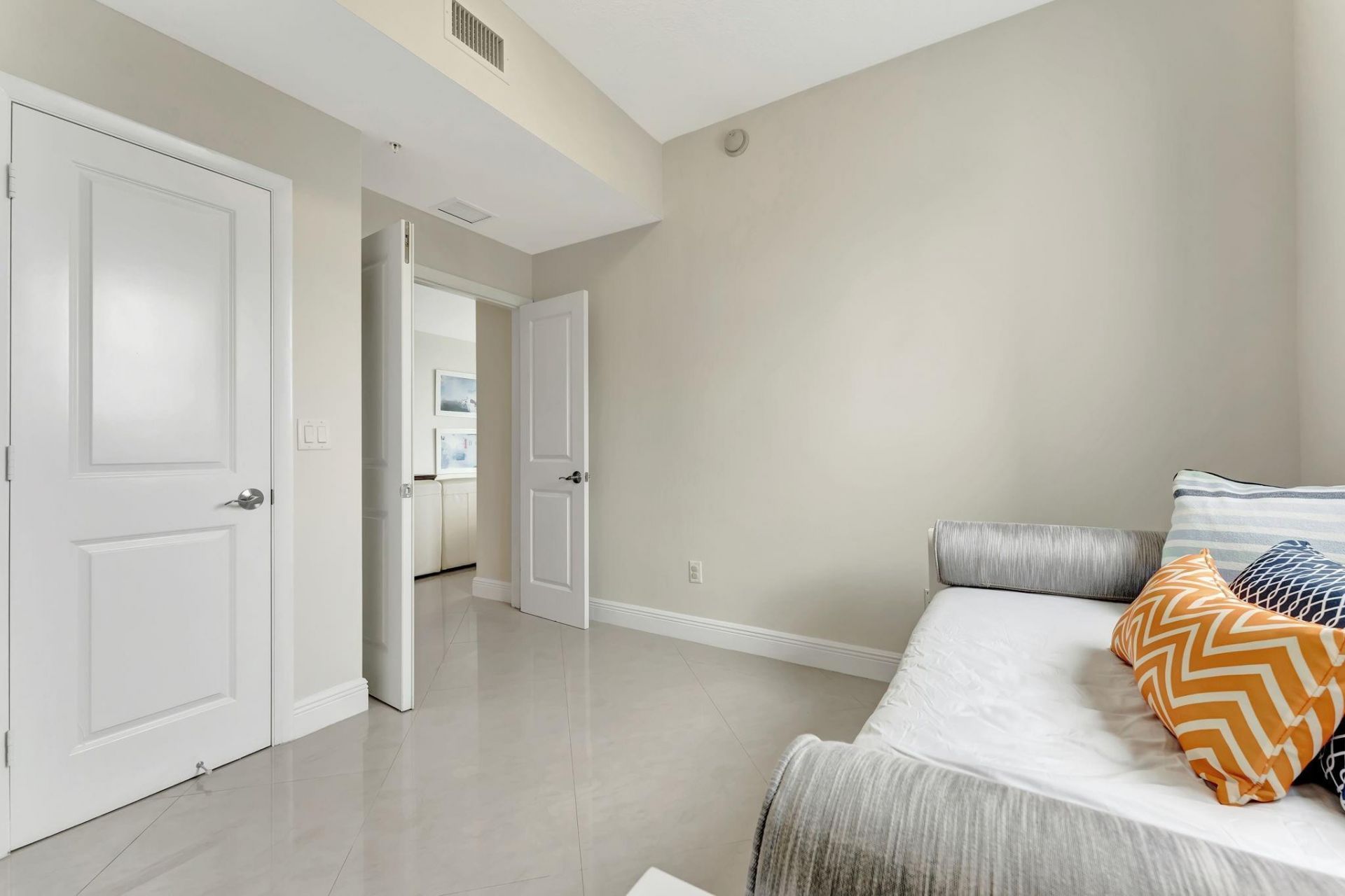 1945 S Ocean Drive, Unit 1408, Hallandale Beach, FL 33009 Photo