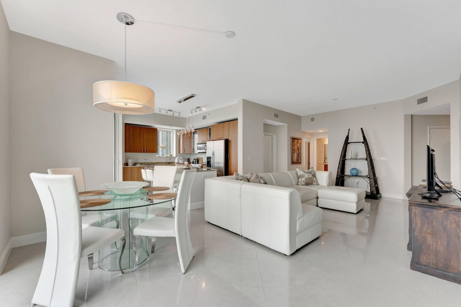 1945 S Ocean Drive, Unit 1408, Hallandale Beach, FL 33009 Photo