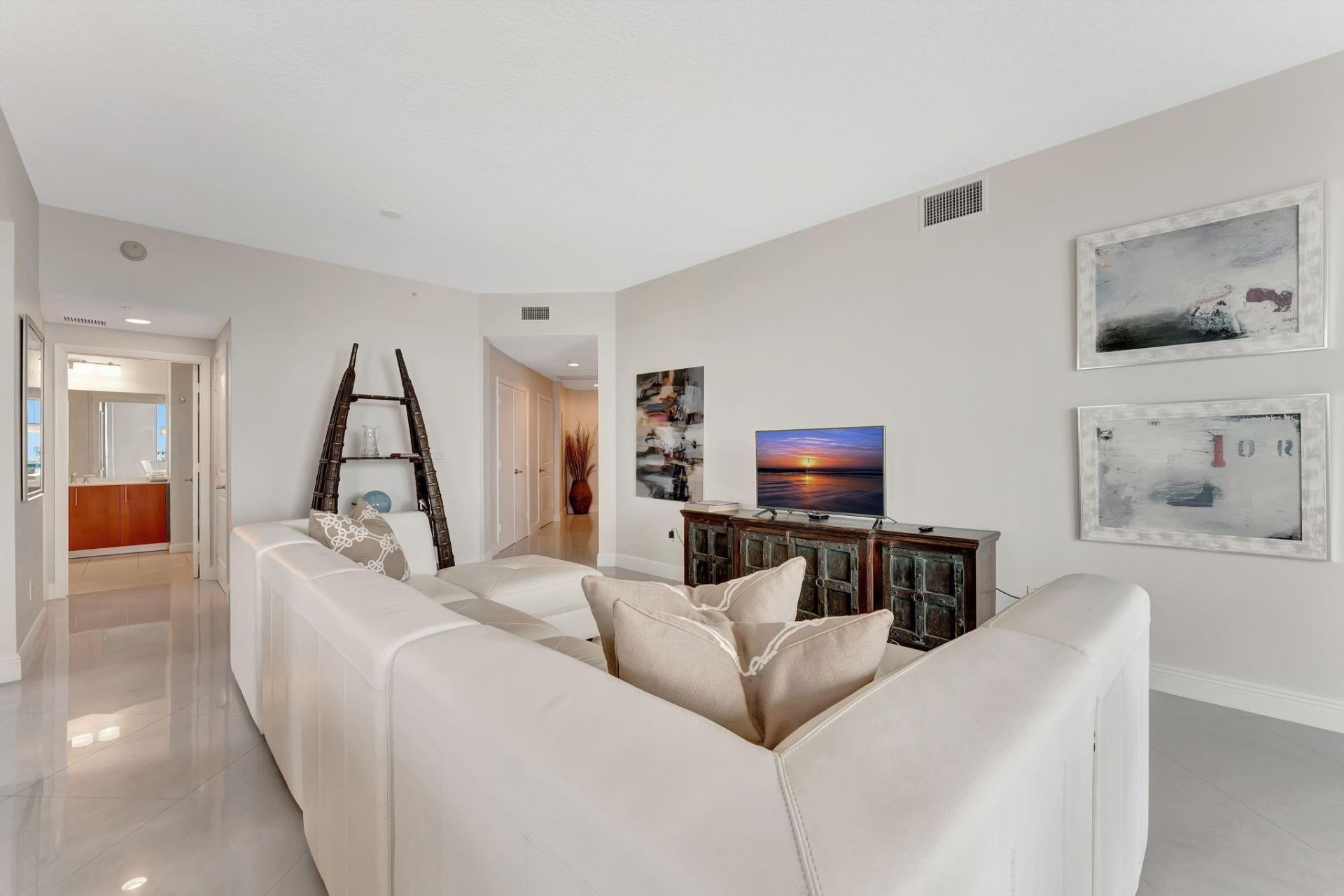 1945 S Ocean Drive, Unit 1408, Hallandale Beach, FL 33009 Photo