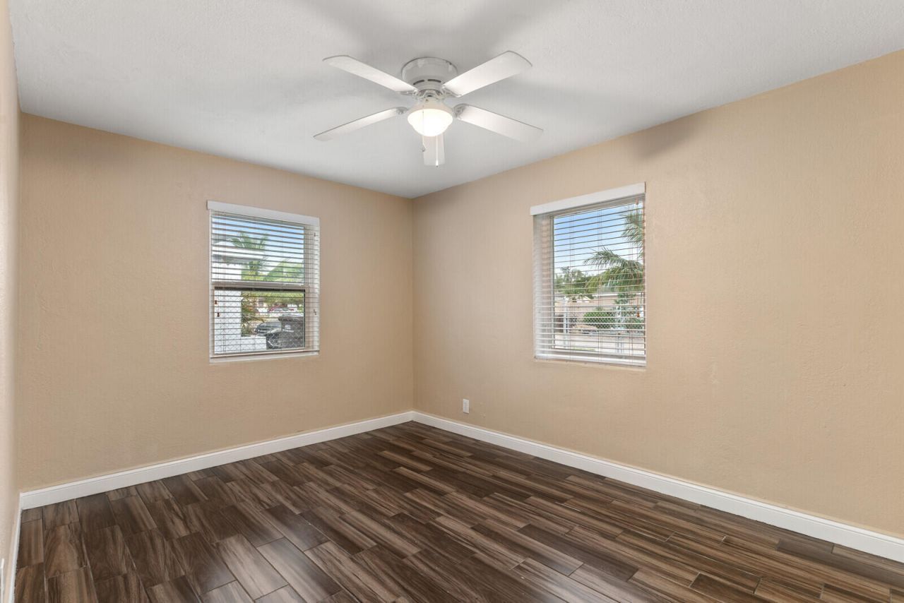 957 30th Street, West Palm Beach, FL 33407 Photo