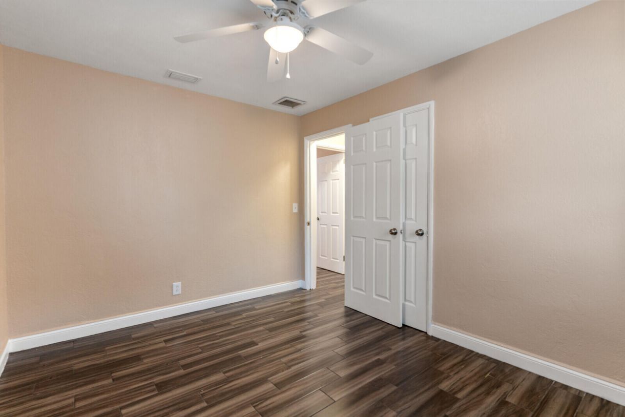 957 30th Street, West Palm Beach, FL 33407 Photo