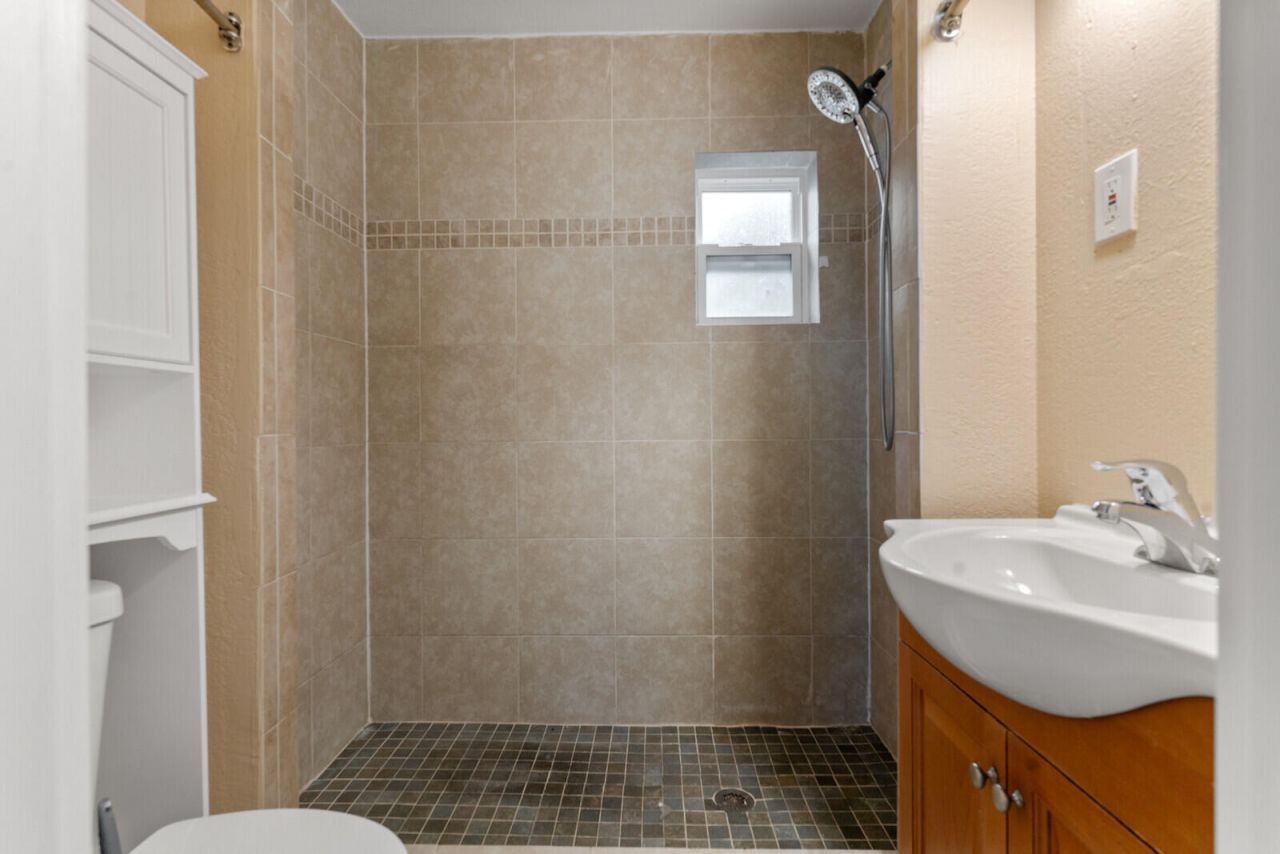 957 30th Street, West Palm Beach, FL 33407 Photo