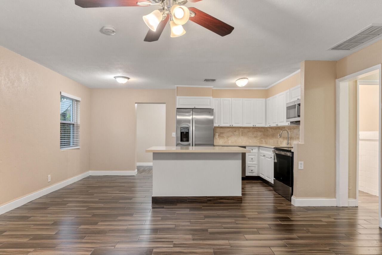 957 30th Street, West Palm Beach, FL 33407 Photo