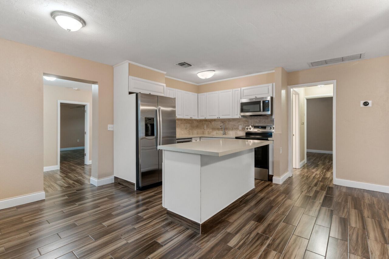 957 30th Street, West Palm Beach, FL 33407 Photo